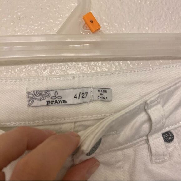 Prana lo Mid-Rise White denim stretch Shorts cuffed 4.5” size 4 27 - Picture 6 of 8